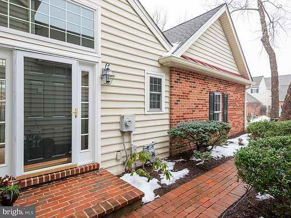 5th image of 14 Wincrest Dr