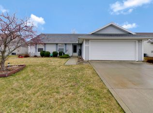1445 Honeysuckle Ln, Farmer City, IL 61842