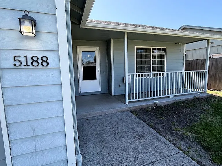 5188 Perry St NE — Photo 1
