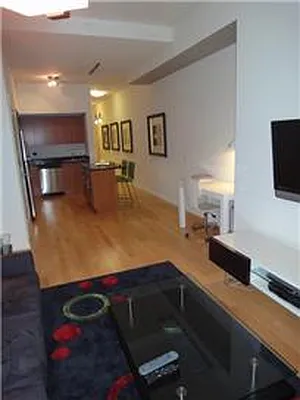 Rented by Bank Neary | media 28
