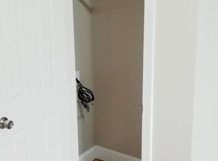25-27 35th St #3, Astoria, NY 11103