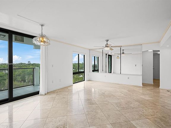 3rd image of 1600 S Bayshore Ln APT 7C