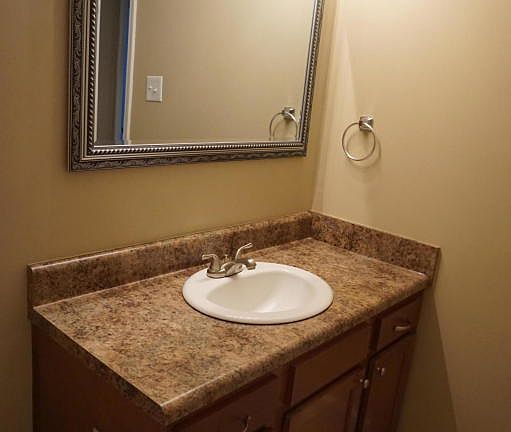 5th image of 1541 Glenwood Dr SE