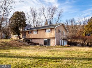 2813 Oakhurst Dr, Center Valley, PA 18034
