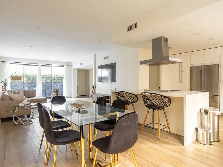 1823 N Fuller Ave — Photo 5