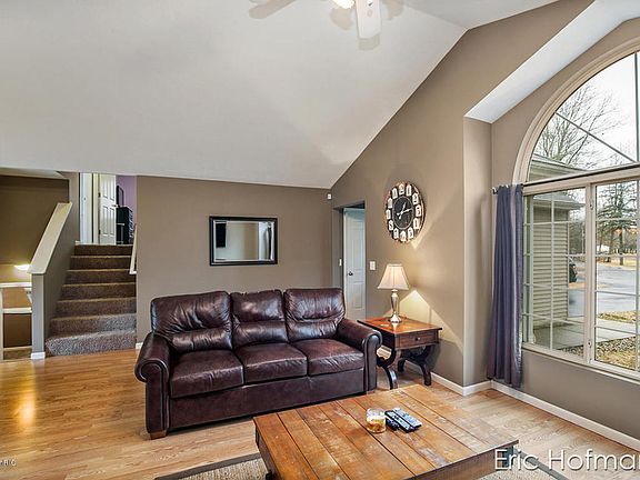 4th image of 169 Timmer Dr NE