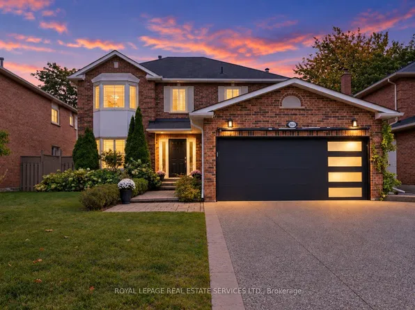 360 River Oaks Blvd W, Oakville, ON L6H 5E7