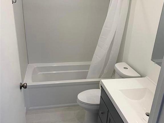 5th image of 2735 Hornblend St #1-3