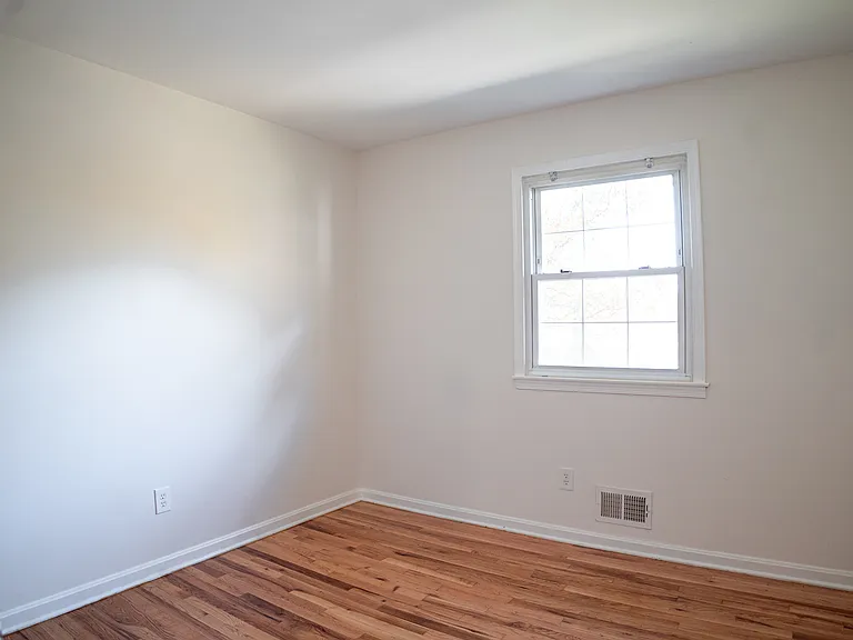 13227 Sturbridge Rd — Photo 50