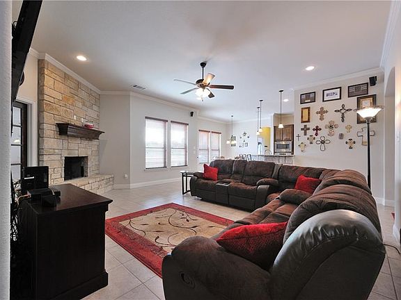 5th image of 121 Eagle Moor Ln