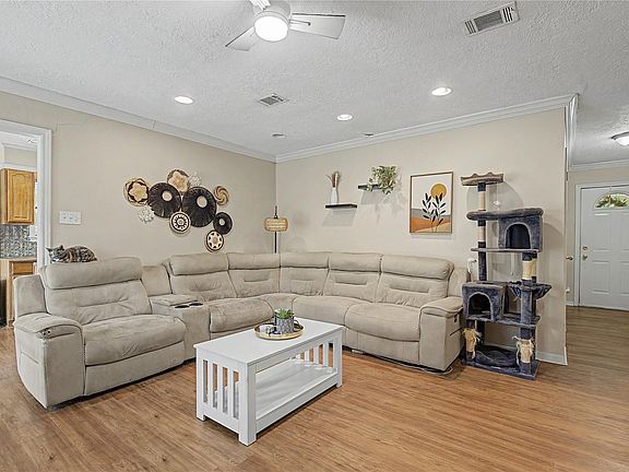 5th image of 3013 Pierre Pl