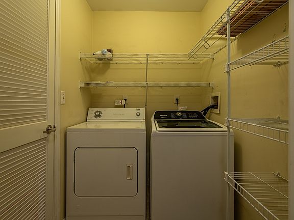 5th image of 34 Burnham Rd APT 402