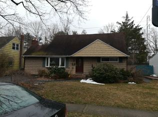 37 Arizona Ave, Syosset, NY 11791