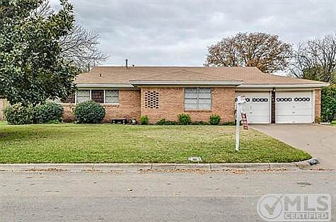 2nd image of 2641 Spruce Park Dr