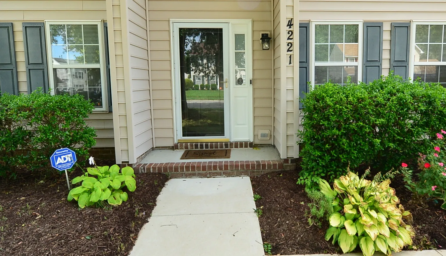 4 bed, 3100 sqft, $2,750 — Photo 4