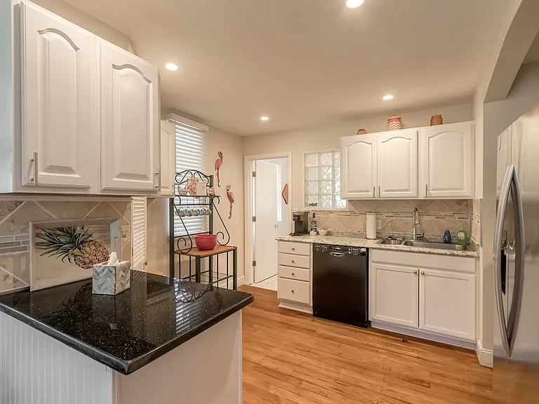 1521 Moravia Ave — Photo 9