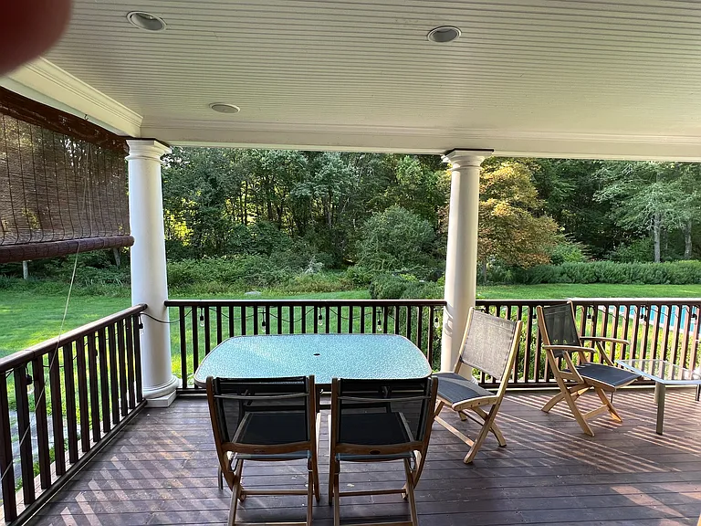 120 Merwins Ln — Photo 8