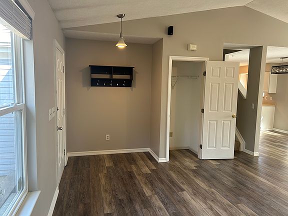 4th image of 6633 Elderberry Ct