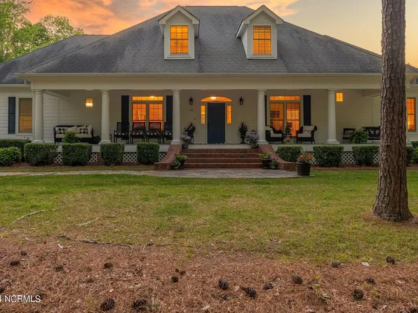 29 Gables Road, New Bern, NC 28562