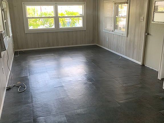 3rd image of 658 Palm Ave