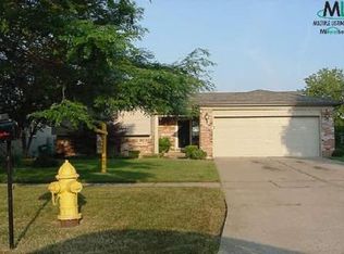 46457 Plum Grove Dr, Macomb, MI 48044