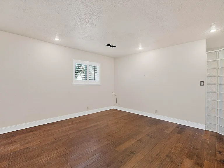 6500 Martin Ct NE — Photo 6