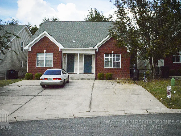 2756 Westbrook Ct — Photo 1