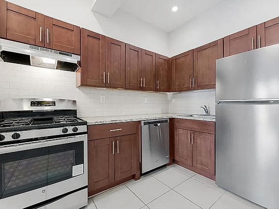 4th image of 2147 2nd Ave APT 5B