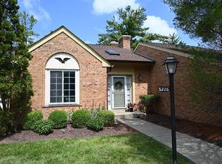5226 S Eaglesnest Dr, Cincinnati, OH 45248