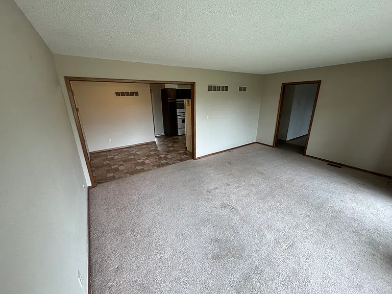 213 7th St NE #3 — Photo 6