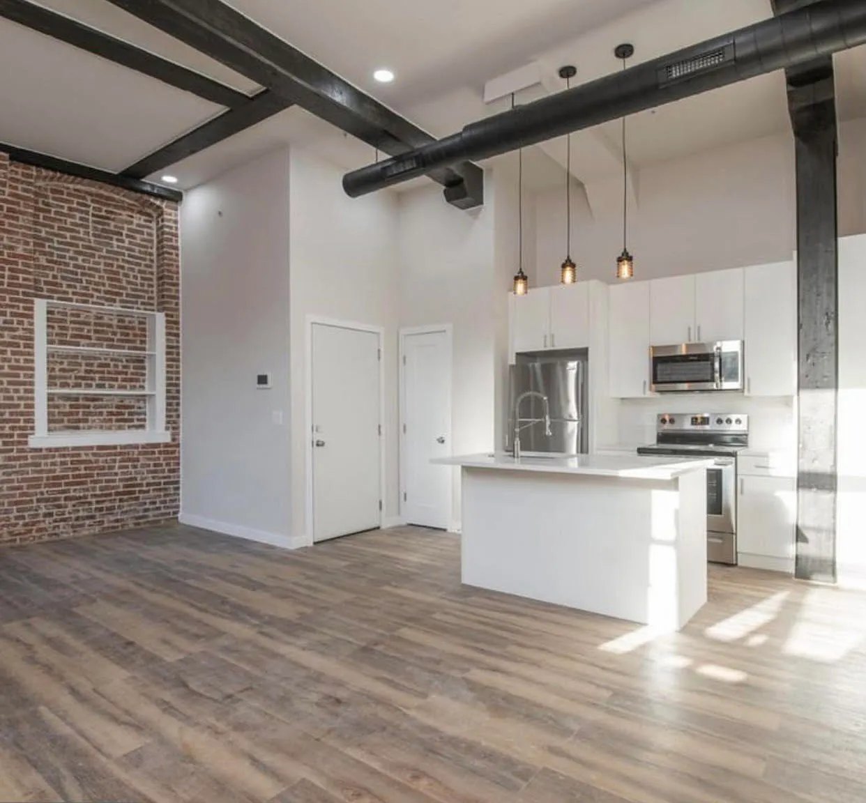 1 bed, 802 sqft, $1,650 — Photo 1
