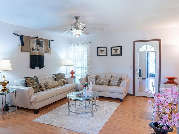3rd image of 414 Surfside Dr