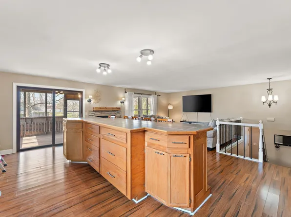 1659 Sunnyslope Dr, Crown Point, IN 46307