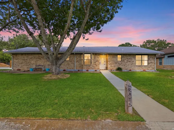 1250 HOLLYHOCK LN, New Braunfels, TX 78130