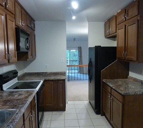 Kitchen - view towards DR/LR