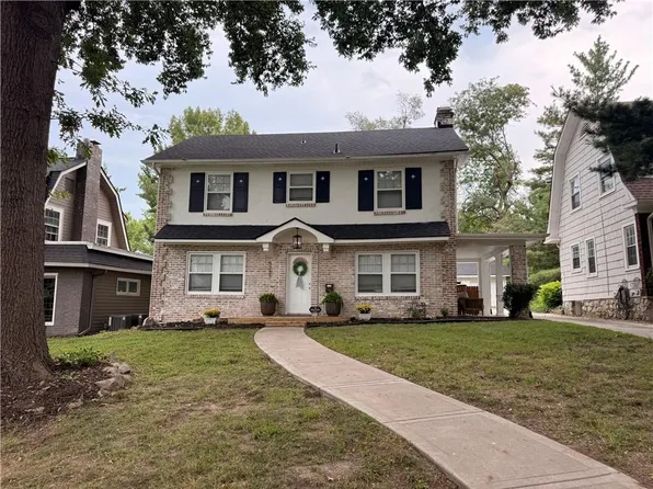 5737 Cherry St, Kansas City, MO 64110