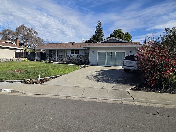 4th image of 776 Berkshire Pl