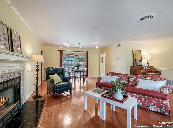 5th image of 215 Northridge Dr