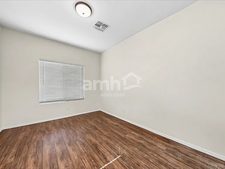 17238 W Maui Ln — Photo 7
