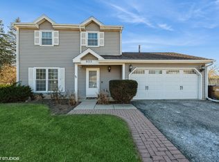 923 Concord Dr, Island Lake, IL 60042