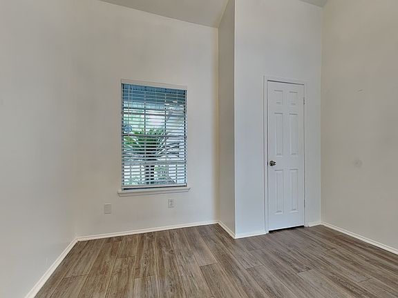 2nd image of 8614 Lake Crystal Dr