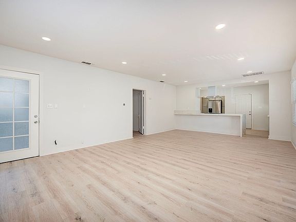 5th image of 2608 41st St