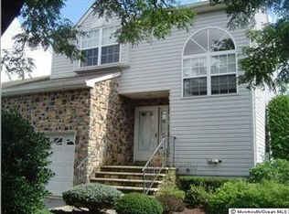 9 Mallard Ln, Marlboro, NJ 07746