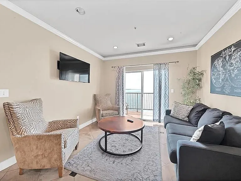 7039 Kingston Cove Ln #202 — Photo 9