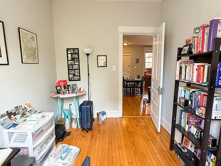 721 W Roscoe St #2 — Photo 8