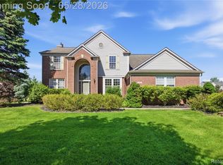 496 Pleasant Ridge Dr, Canton, MI 48188