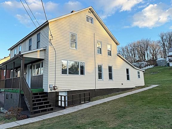 2nd image of 147 Railroad Ave