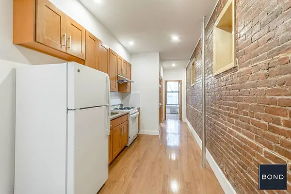 Rented by Bond New York | media 39