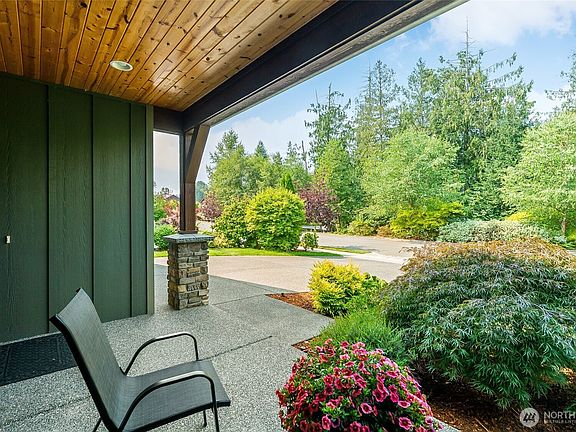 3rd image of 726 Twin Brooks Drive