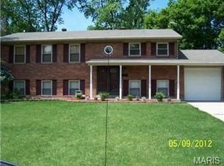 2235 Montagne Dr, Florissant, MO 63033